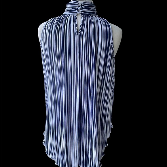 Blue and White Striped Mock Neck Flow Free Sleeveless Blouse Sz Medium - Picture 10 of 13